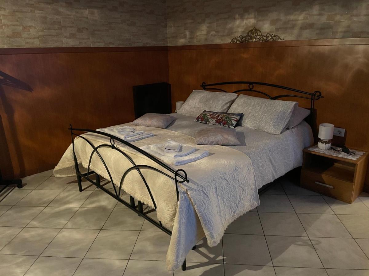Bed and Breakfast Al Cervo Tra I Laghi à Tavernerio Extérieur photo
